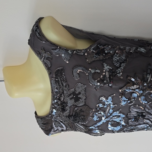 NWOT WHITE HOUSE BLACK MARKET GUNMETAL SEQUIN KNEE LENGTH Gray/Silver  SIZE 00 - Picture 5 of 13